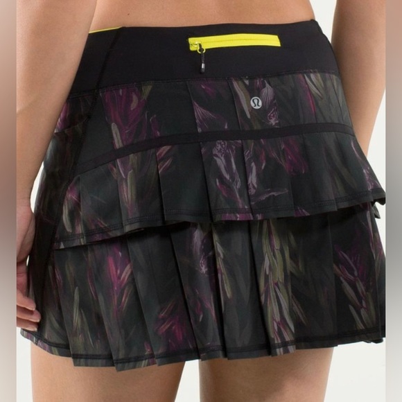 LuluLemon Athletica black and yellow floral skirt - Picture 3 of 6